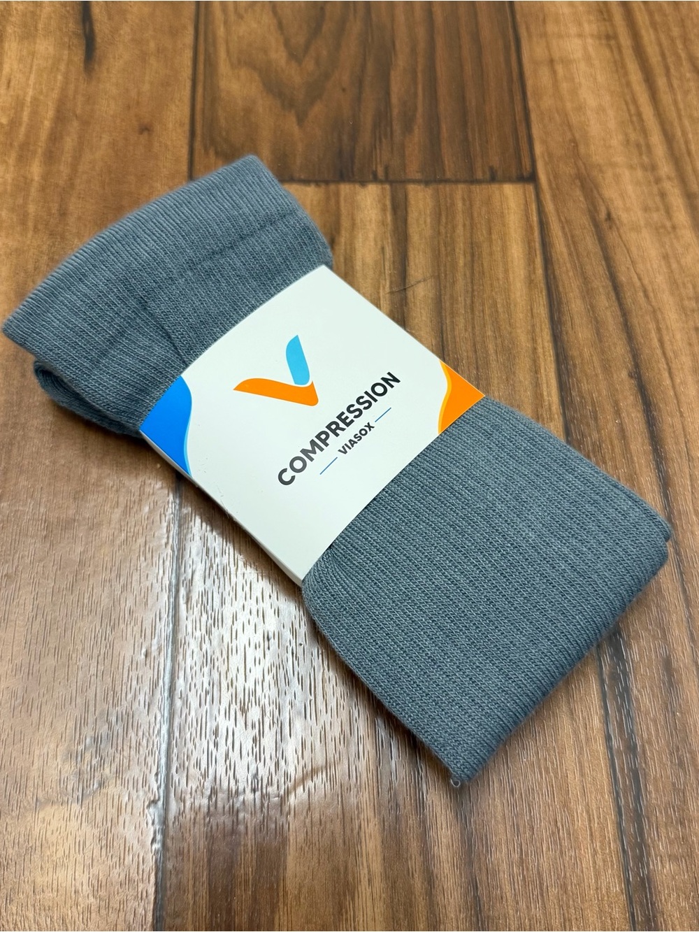 NEW Viasox Diabetic Compression Socks Gray One Pair S/M Women 5-9 Men 6-8